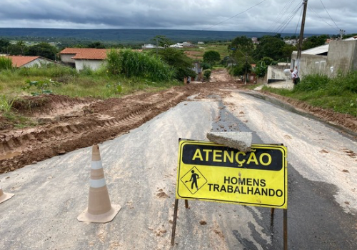 Prefeitura de Caldas Novas garante reconstrução de asfalto danificado pelas chuvas