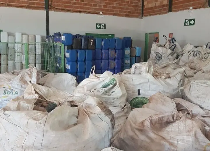 Apreendidas 7 toneladas de embalagens trituradas de agrotóxicos
