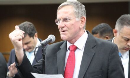 Deputado Antônio Gomide garante investimentos para a UEG de Caldas Novas