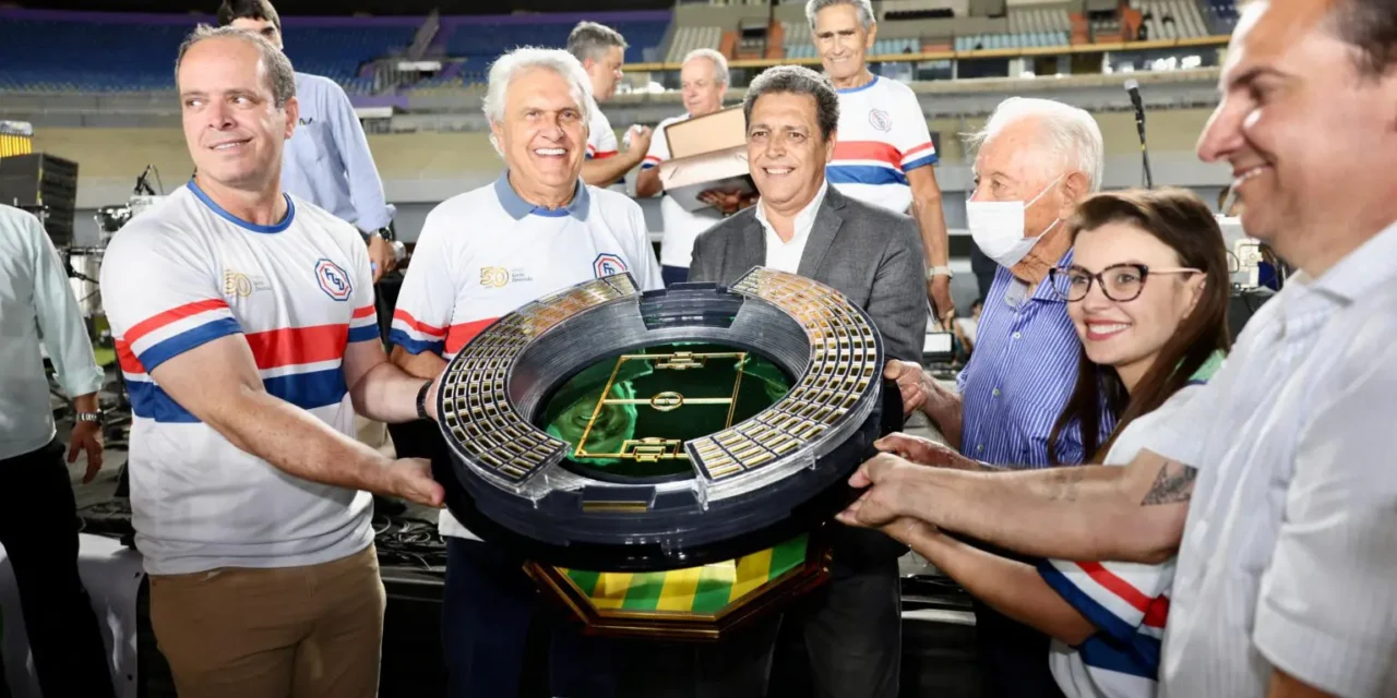 Governo celebra 50 anos do Serra Dourada