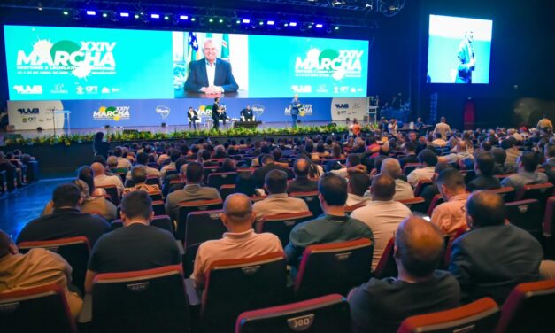 Caiado participa da Marcha dos Gestores e Legislativos Municipais
