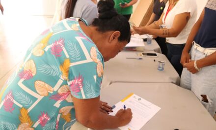 Governo entrega primeiras escrituras do programa Casas a Custo Zero